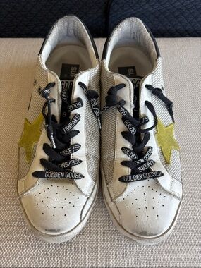 Men’s Golden Goose Size 39 Super-Star Sneakers
